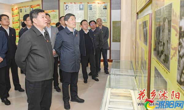卞建军主持召开县委理论学习中心组党史学习交流会