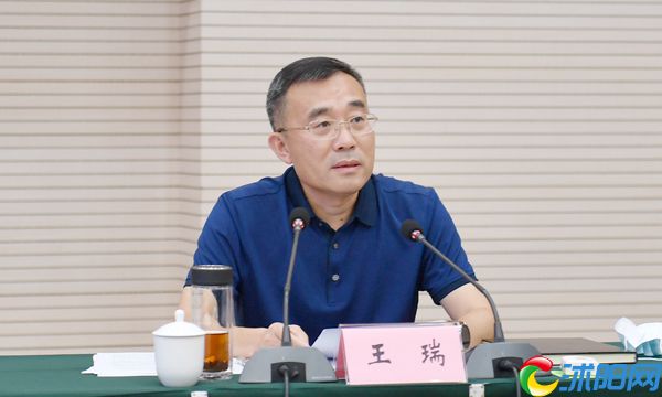 彭伟在全县疫情防控指挥部工作会议上强调闻令而动听令而行全力做好疫情防控工作
