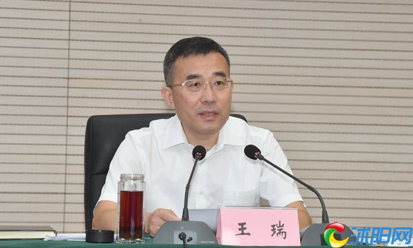 王瑞主持召开县政府十七届六十次常务会议