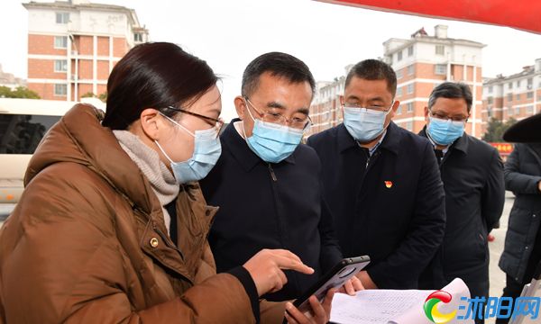 王瑞“四不两直”检查安全生产和疫情防控工作坚守安全底线筑牢防疫屏障全力保障人民群众生命财产安全
