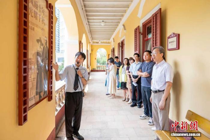 宋庆龄珍藏孙中山文物珍品图片展在广州开幕